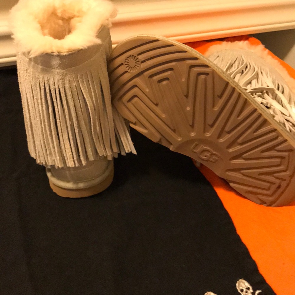 UGG BOOTS